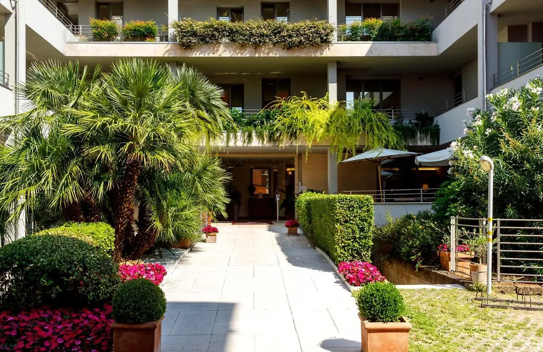 Hotel Idania-1