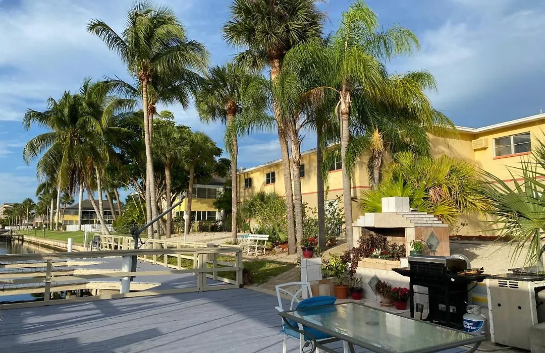 Hideaway Waterfront Resort-1
