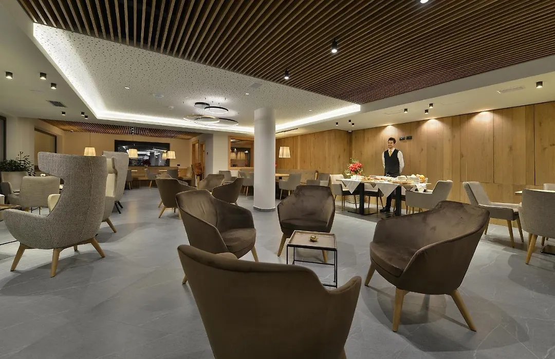Hotel Bucaneve-1