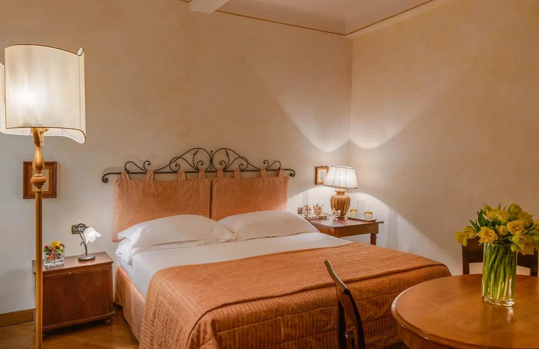 Boutique Hotel In Piazza Della Signoria-1