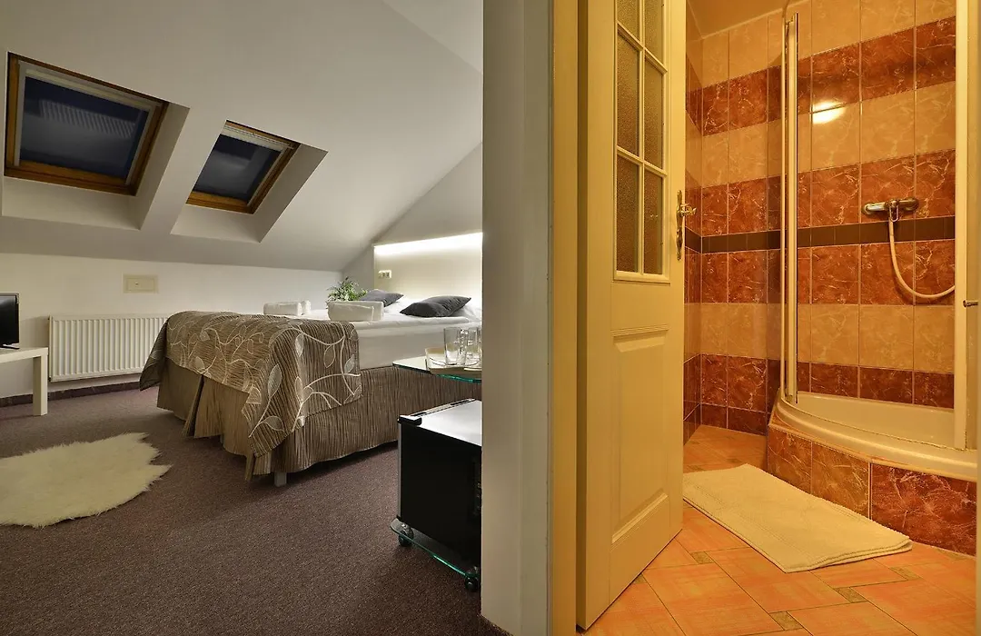 Anette Hotel-1