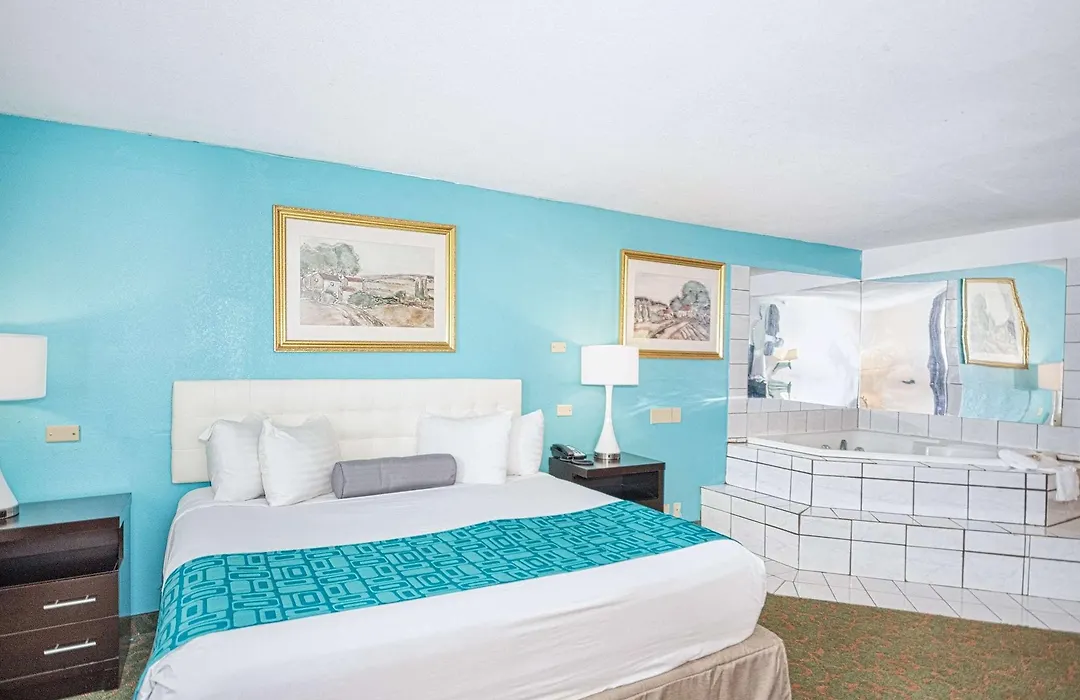 Howard Johnson Lake City-1