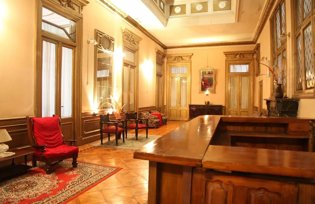 Hotel Reina-1