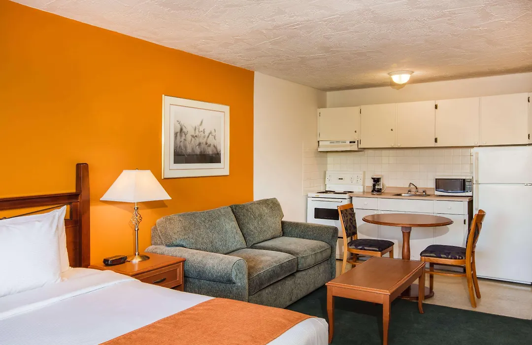 Howard Johnson Hotel By Wyndham Victoria-1