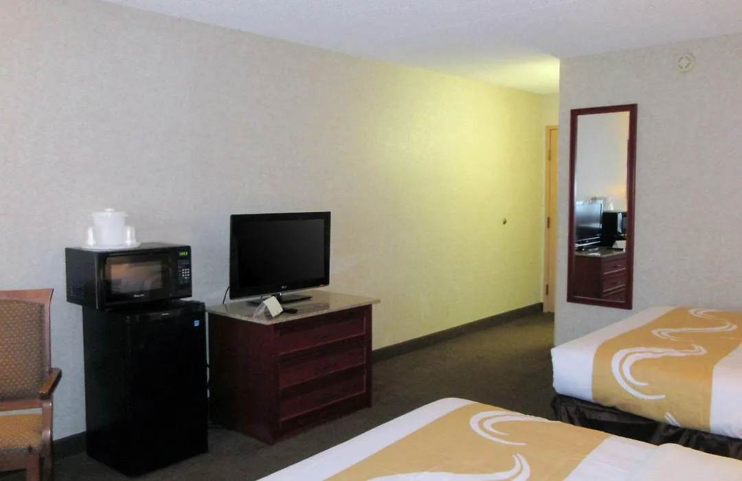 Quality Inn & Suites Albuquerque Midtown - University Area-1