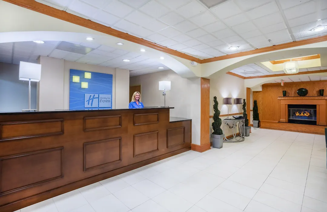 Holiday Inn Express Hotel & Suites Woodbridge By Ihg-1