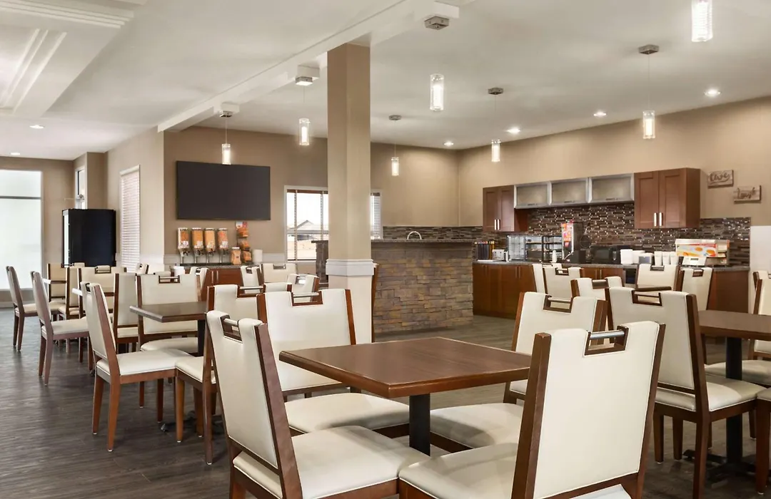 Days Inn & Suites By Wyndham Brooks-1