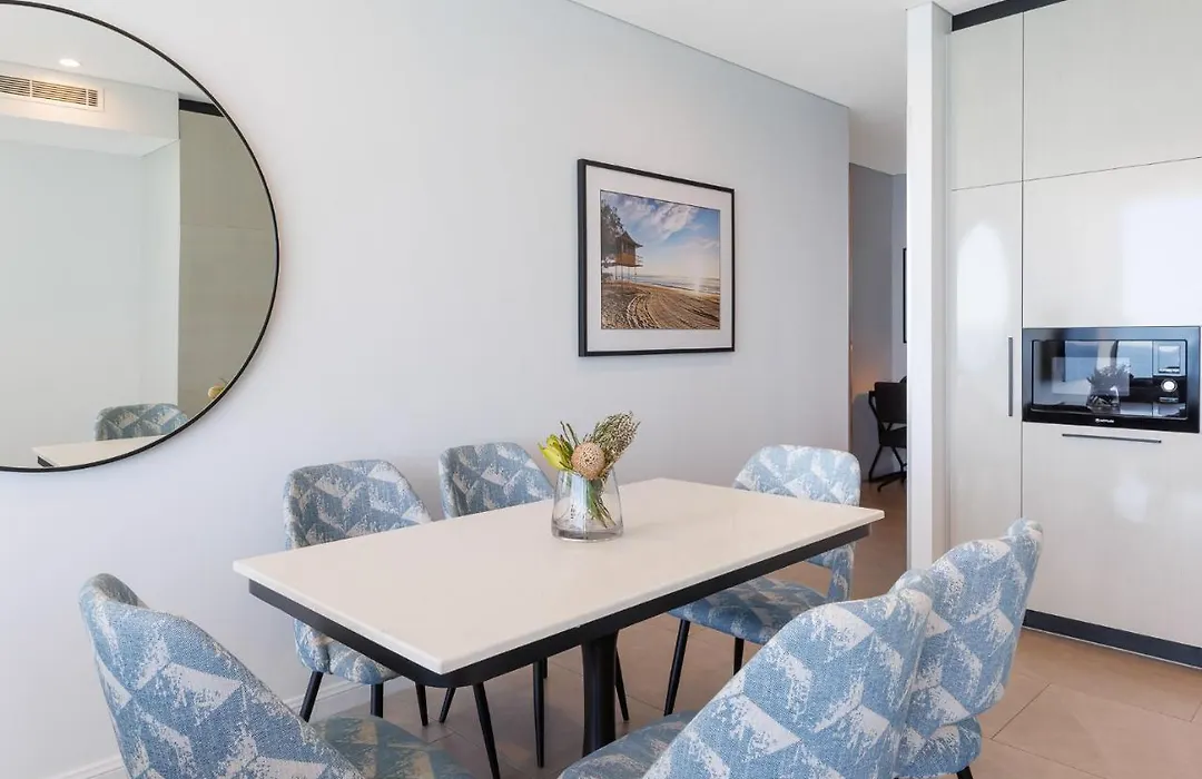 Meriton Suites Surfers Paradise-1