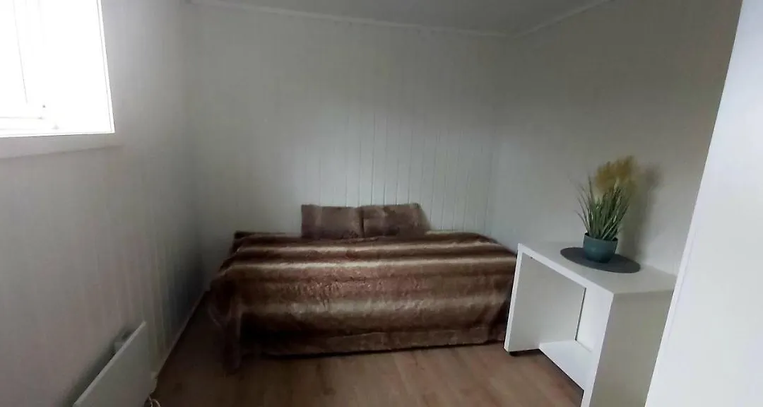 Aurora rooms in shared apartment nr2 We are doing privet Northen lights trips, reindeer trip&Fjord sommaroy trip-1