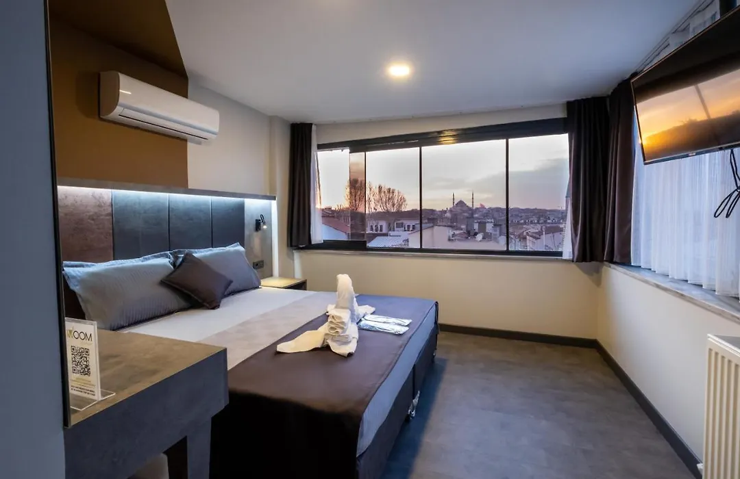 The Queen Hotel-1