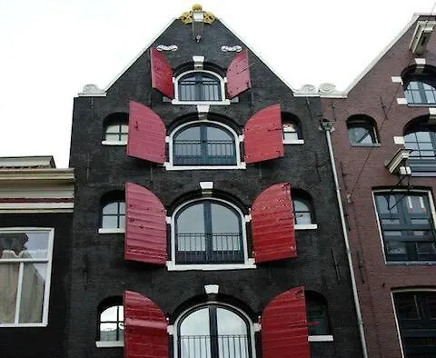 Crown Guesthouse Amsterdam-1