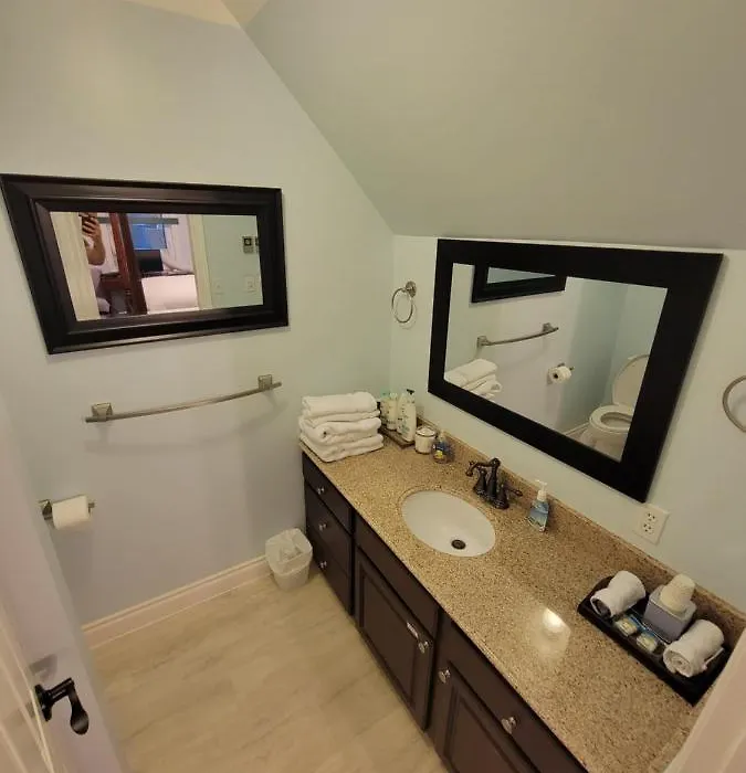 Bluejay Suites B&B-1