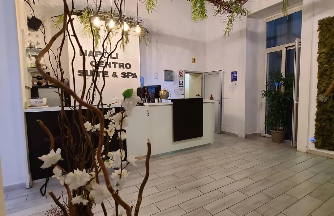 Napoli Centro Suite e Spa-1