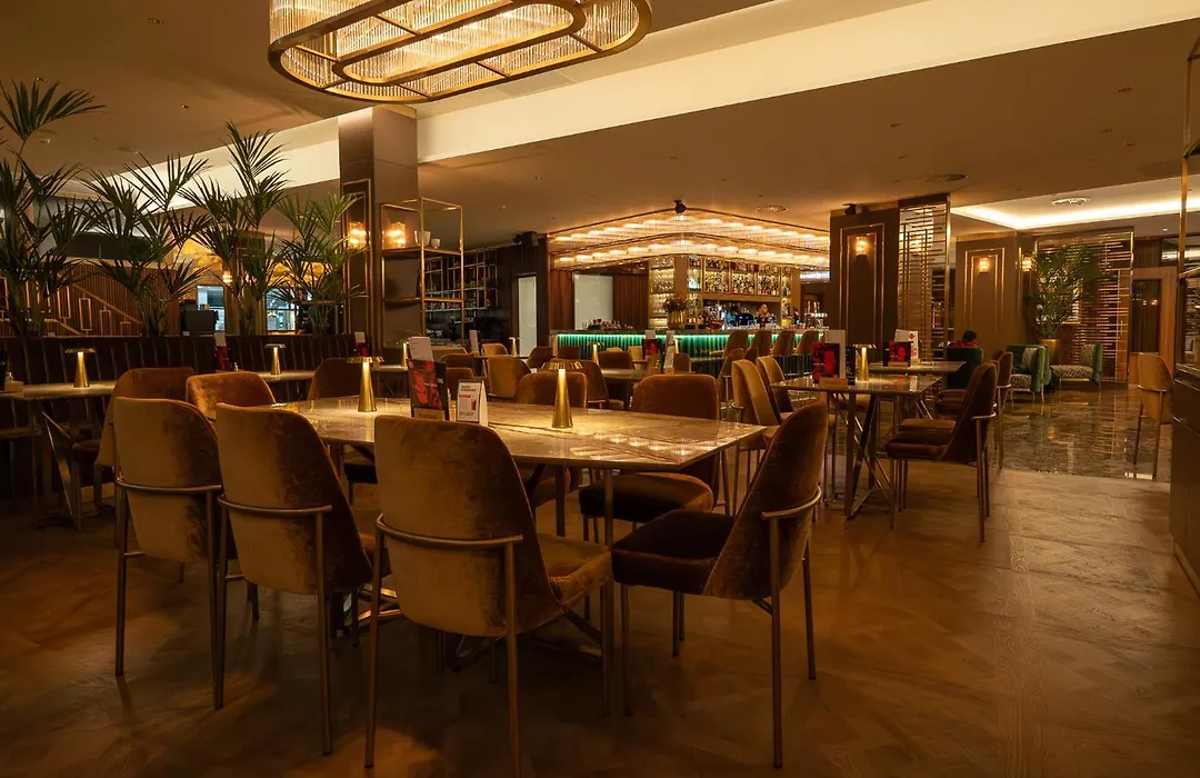 Art Hotel Rotterdam-Fully Renovated-1