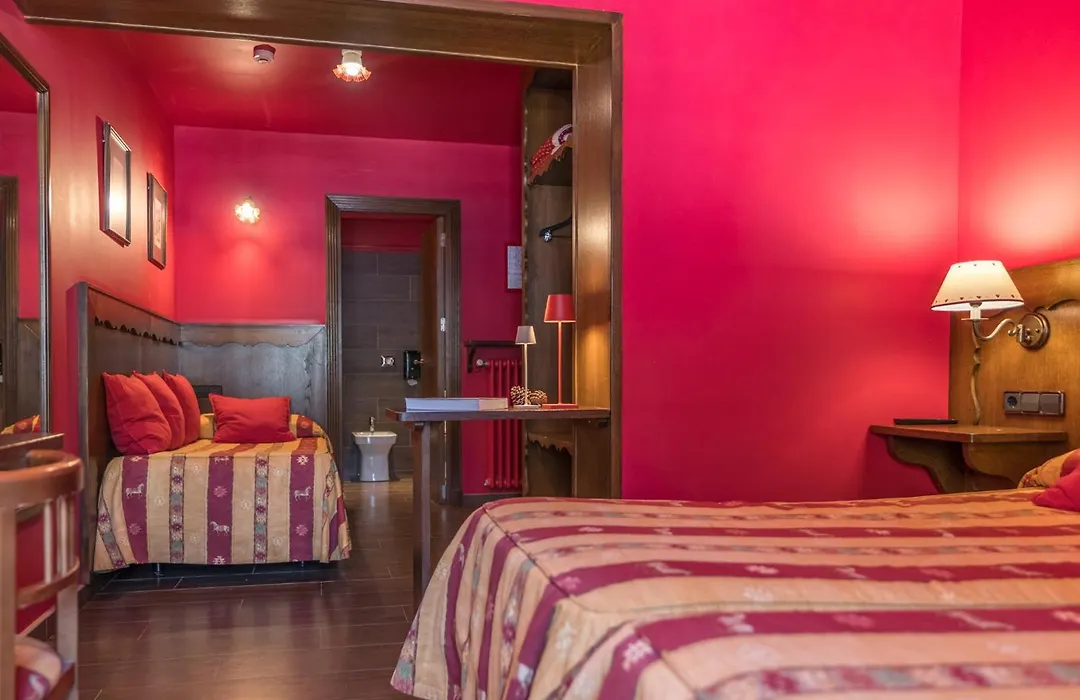 Hotel Aran La Abuela-1