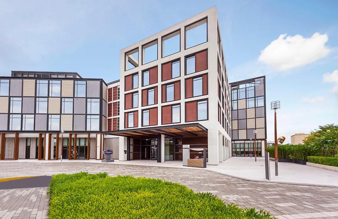 Hampton By Hilton Dubai Al Seef-1