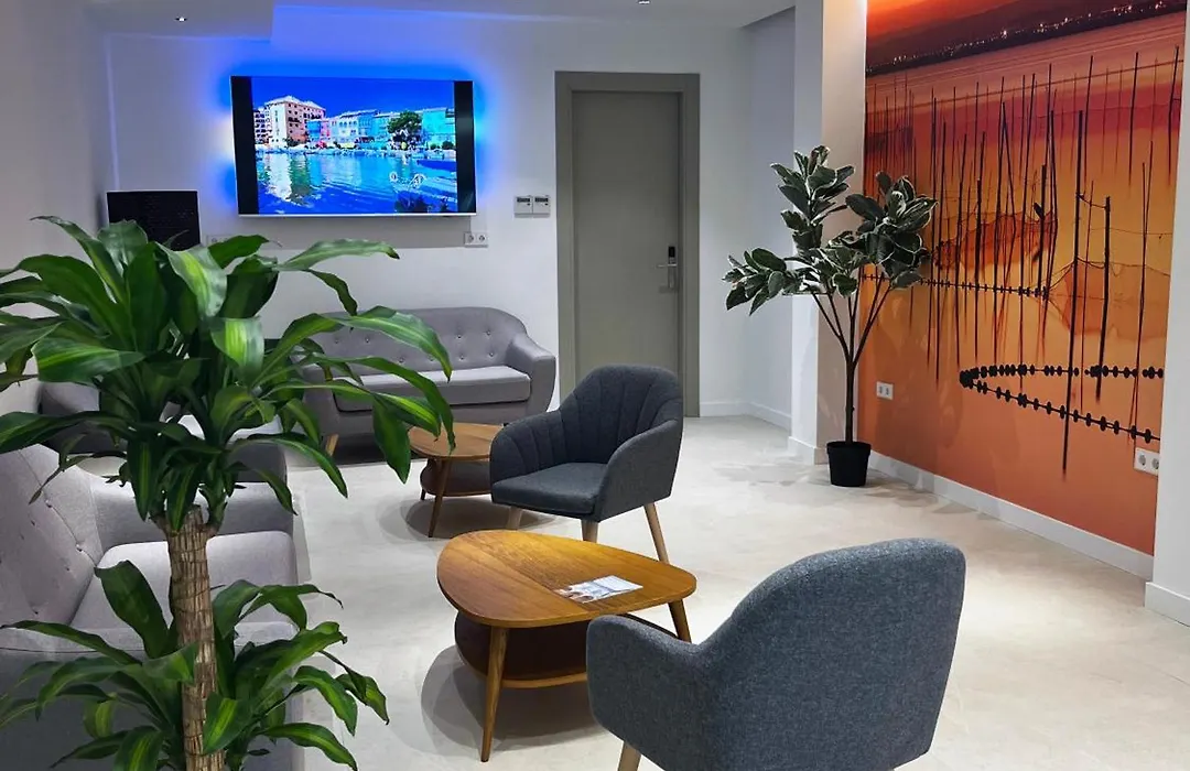 Hotel BESTPRICE Valencia-1