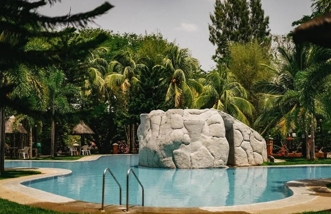 Emerald Manor Hotel-1