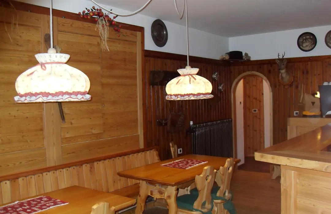 Hotel Capriolo-1