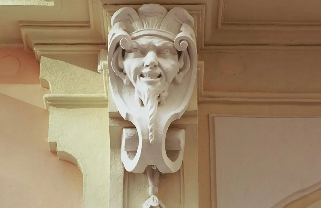 Schlosshotel Roemischer Kaiser-1