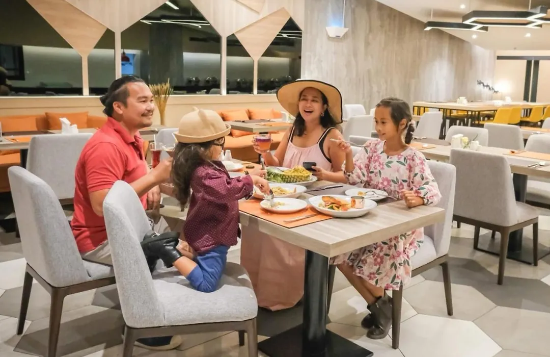 Parkroyal Suites Bangkok-1
