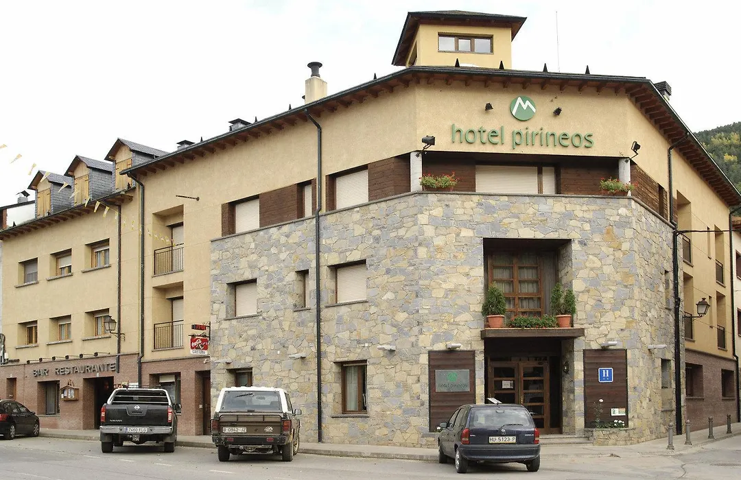 Hotel Pirineos-1