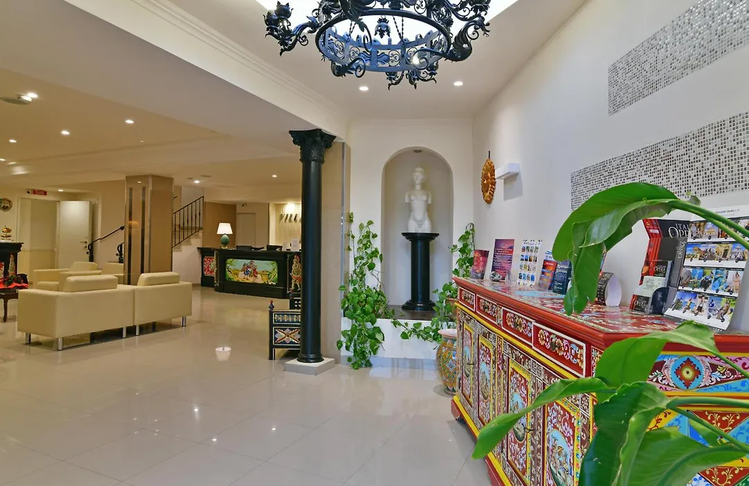 Hotel&Apartments Villa Linda-1