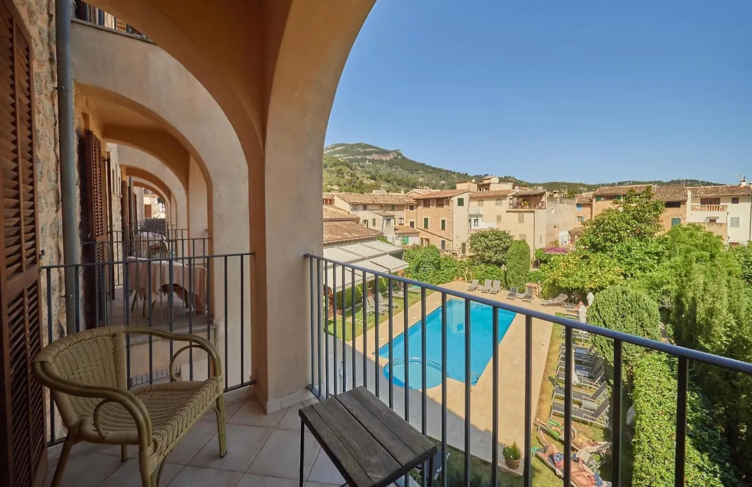 Hotel Ca'L Bisbe-1