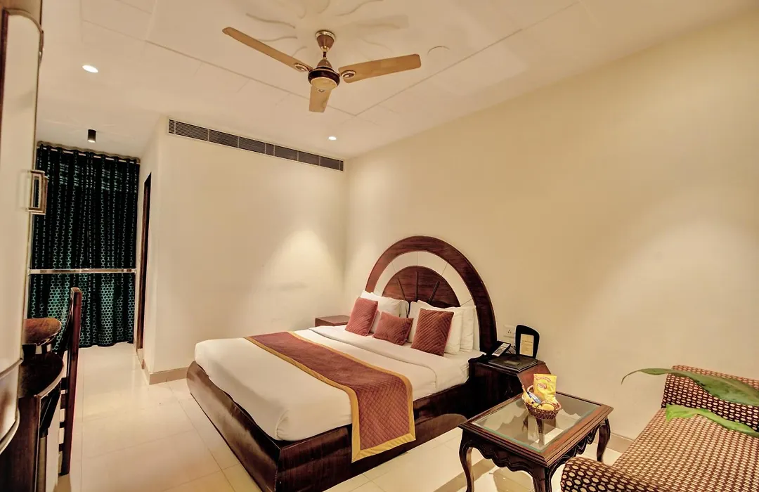 The Singh Empire, A Luxury Hotel, New Delhi-1
