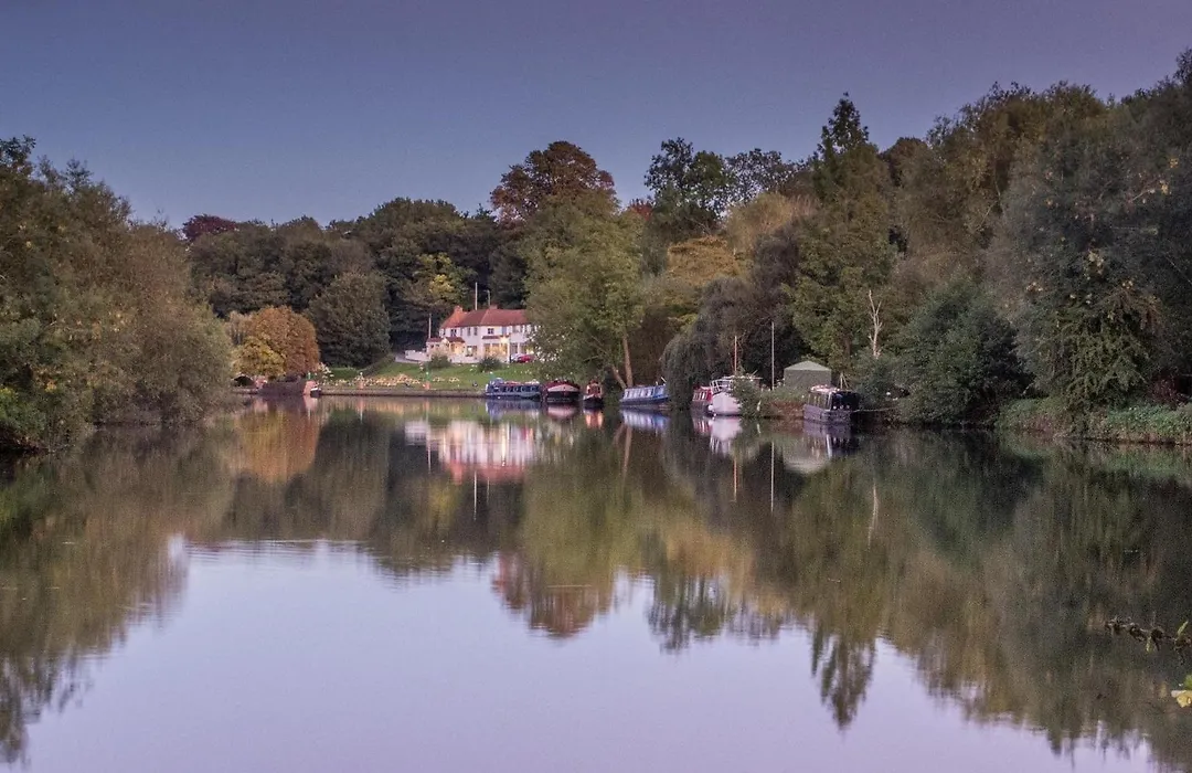 Shillingford Bridge Hotel-1