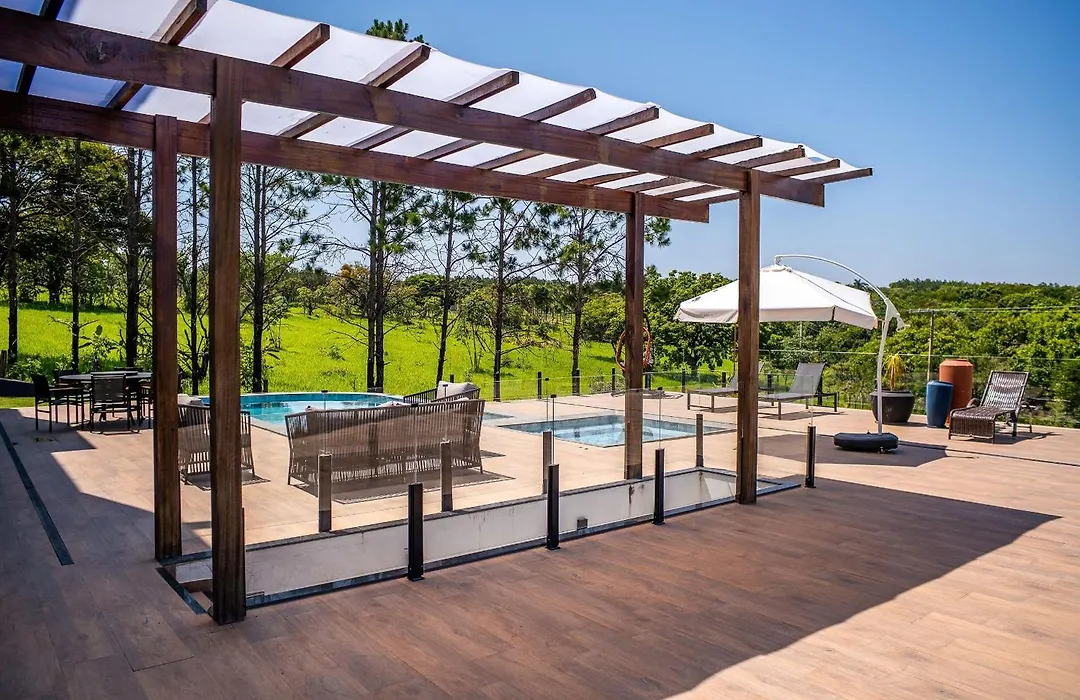 Pousada com piscina, jacuzzi e com vista em Capitólio - Casa Decore-1