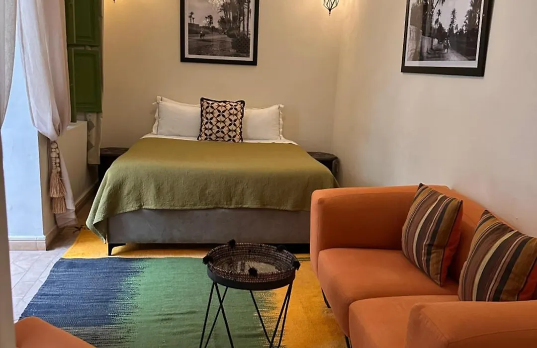 Riad Dar Adal exclusivité 2 à 6 personnes petit déjeuner compris place jemaa El fna-1