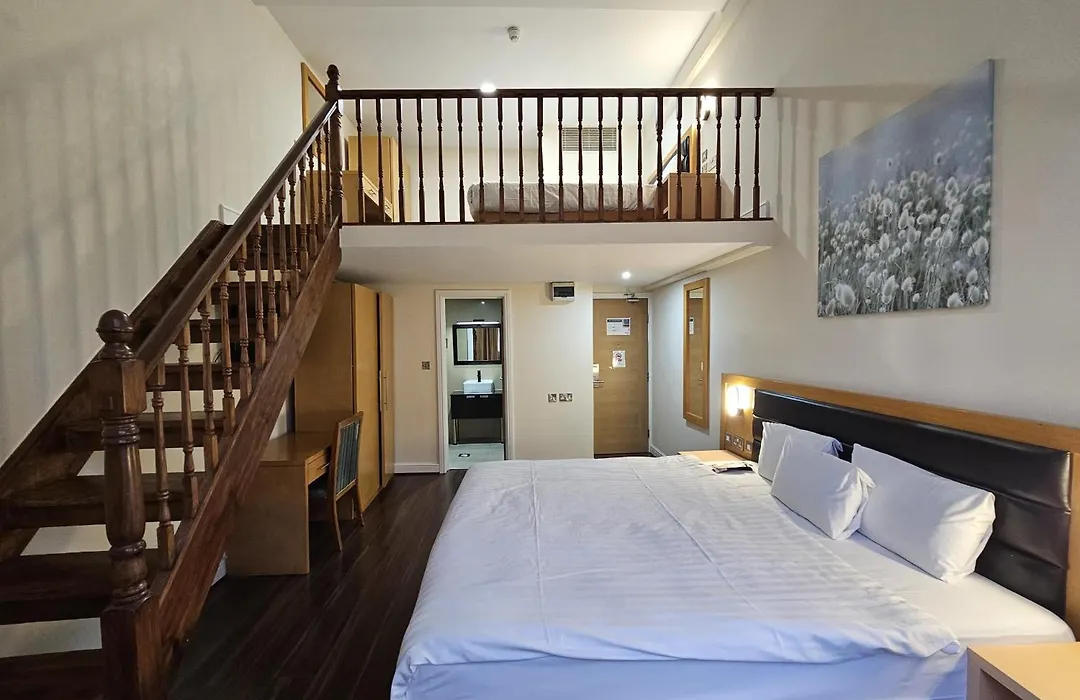 Cromwell Hotel-1