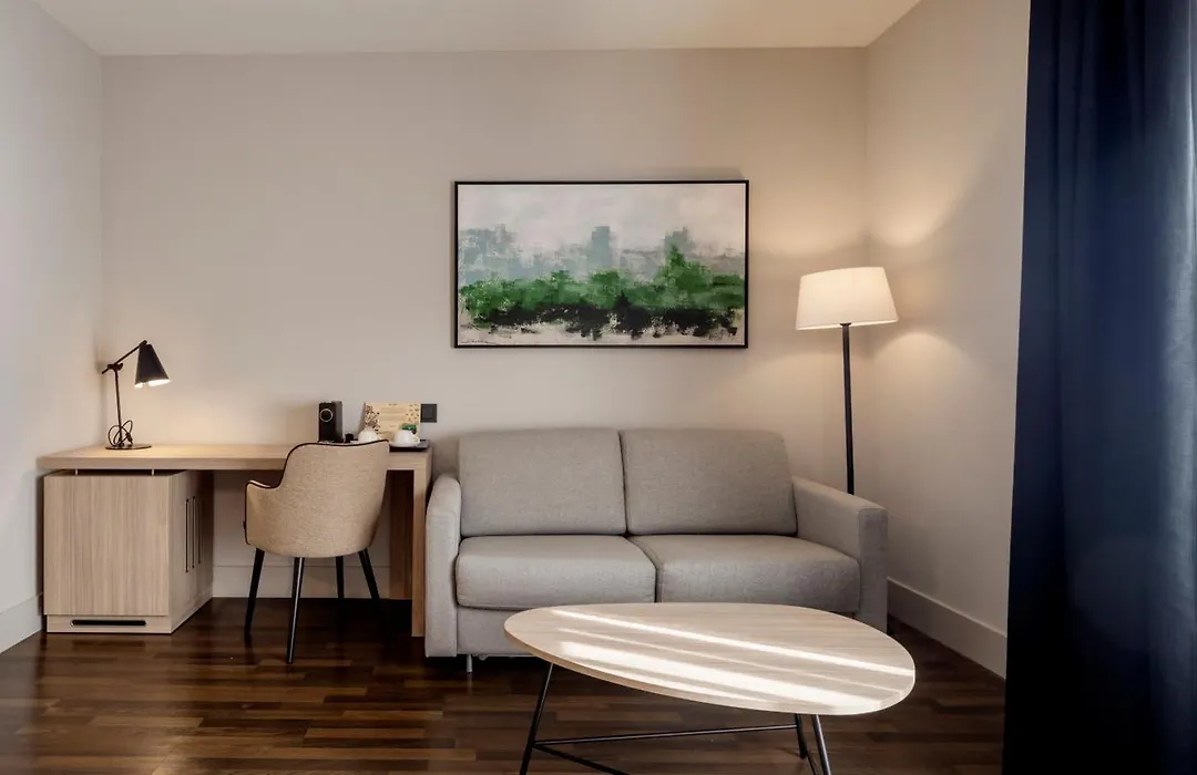 Ilunion Suites Madrid-1