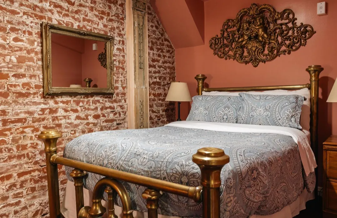 Chateau Tivoli Bed And Breakfast-1