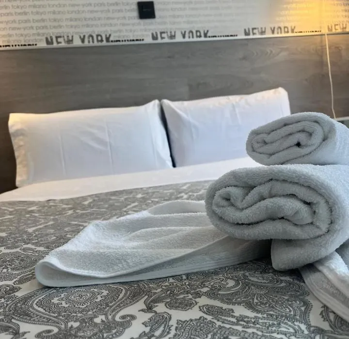 Hostal Abril Madrid-1