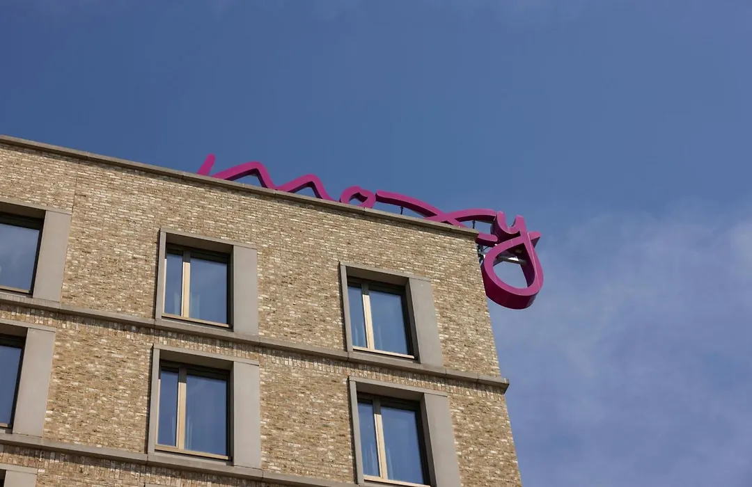 Moxy London Excel-1