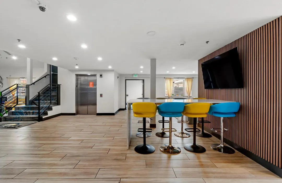 Days Inn By Wyndham Thornton-1