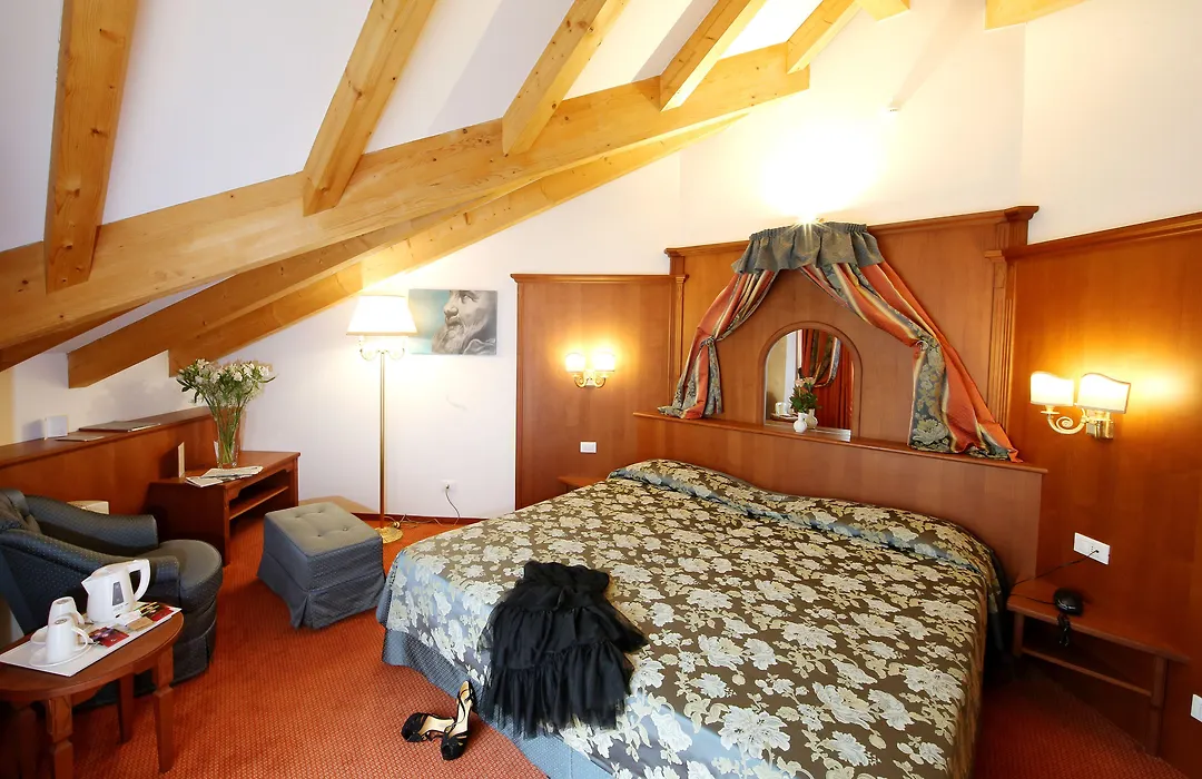 Sartori's Hotel-1
