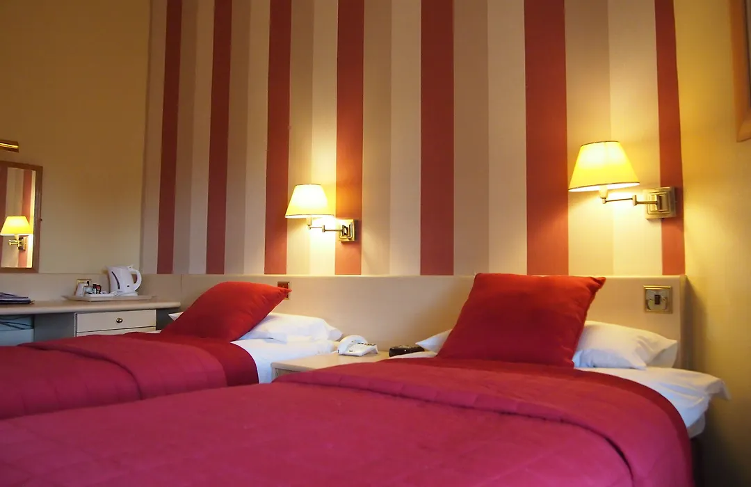 Thistle Hotel-1