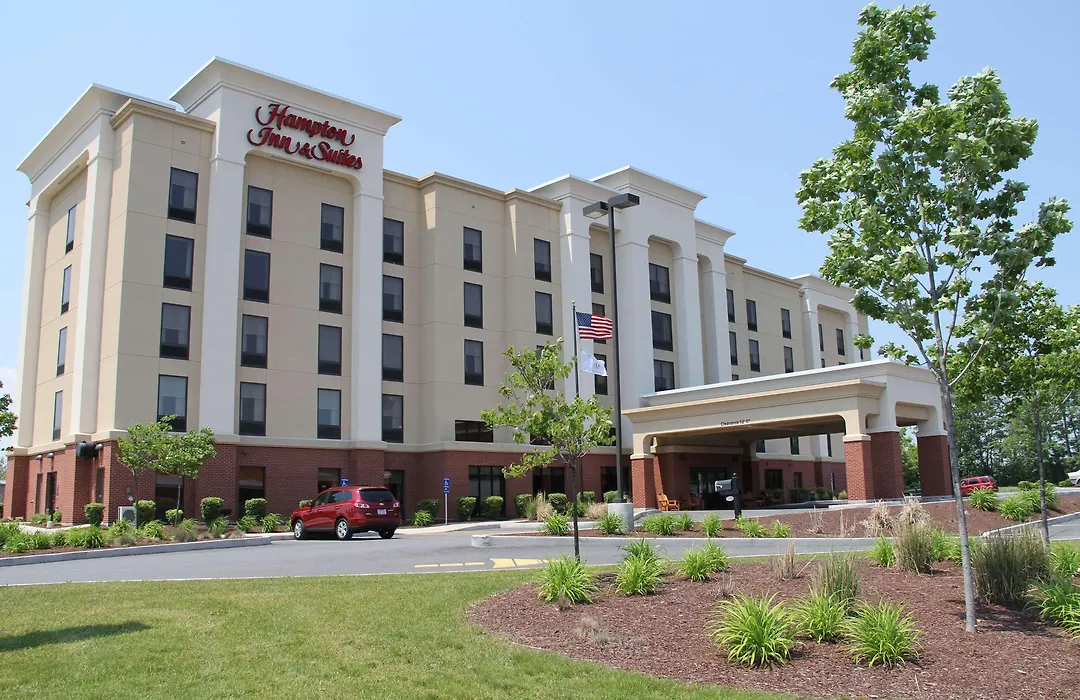 Hampton Inn & Suites Plattsburgh-1