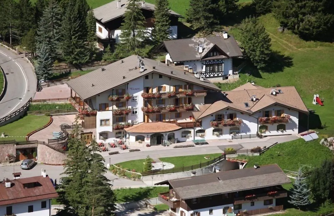 Alpine Touring Hotel-Petfriendly-1