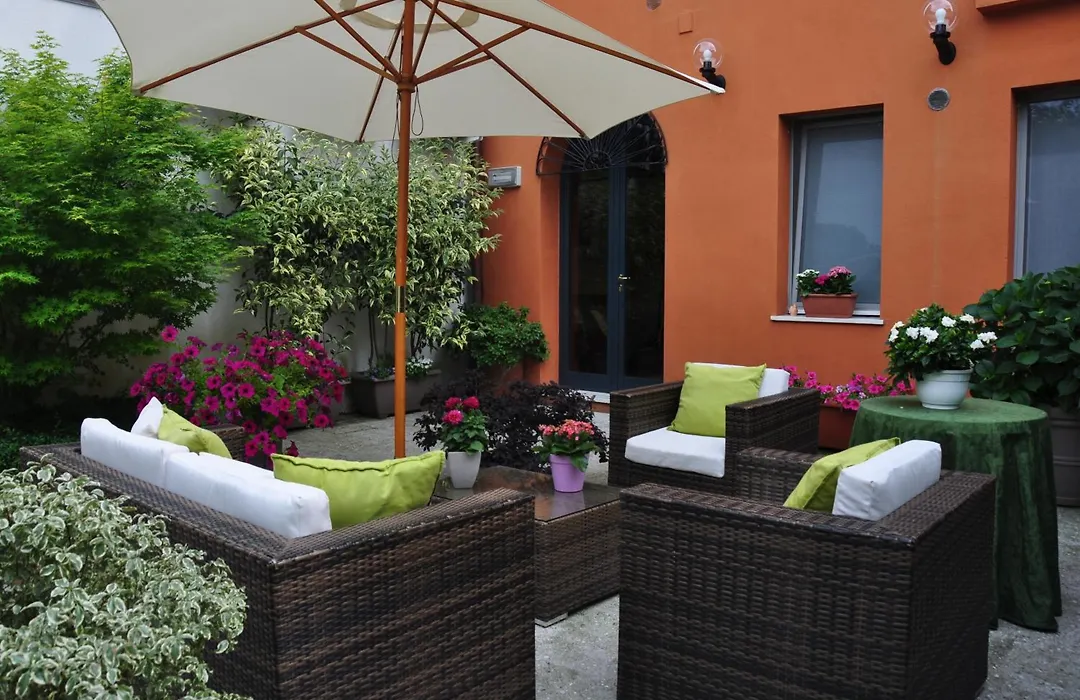 Piazza Nova Guest House-1