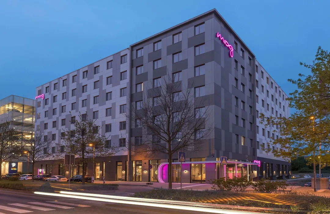 Moxy Frankfurt Airport-1