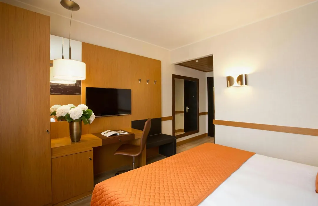 Starhotels Tourist-1