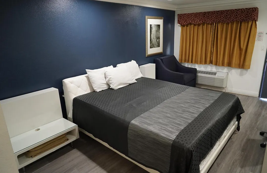 Flamingo Inn-1