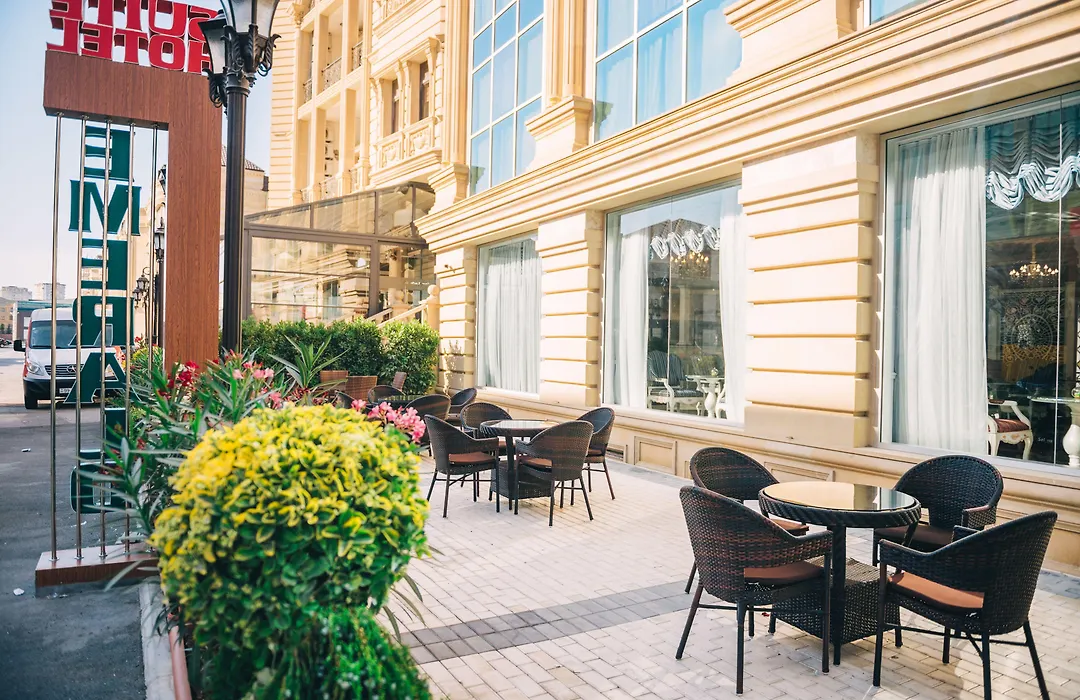 Emerald Suite Hotel-1