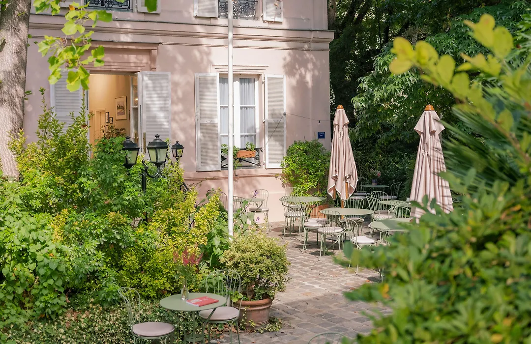 Hotel Des Grandes Ecoles-1