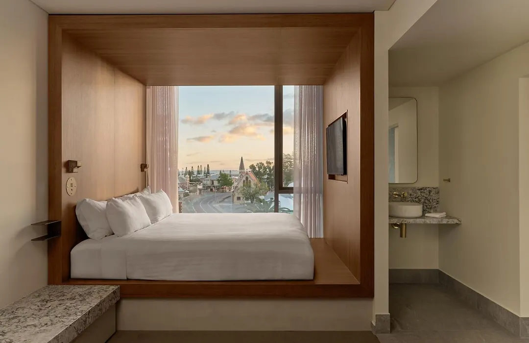 Garde And Warders Hotel-1