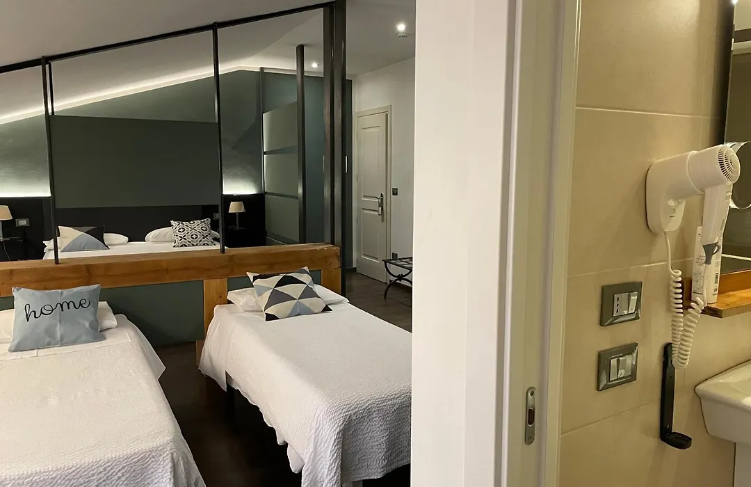 Hotel Italia-1
